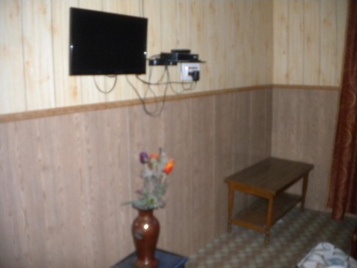 Blooming Dale Hotel Srīnagar Buitenkant foto