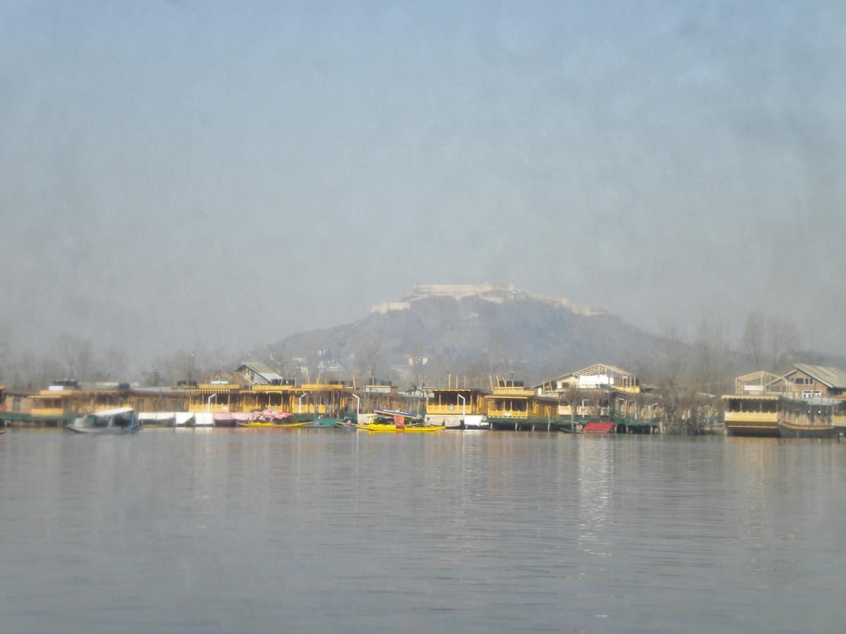 Blooming Dale Hotel Srīnagar Buitenkant foto